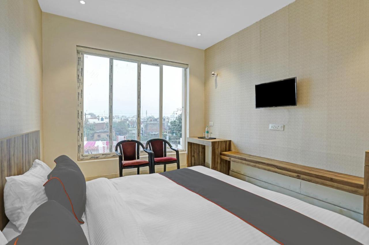 Hotel Collection O 85238 Tulika Garden Izatnagar Exteriér fotografie