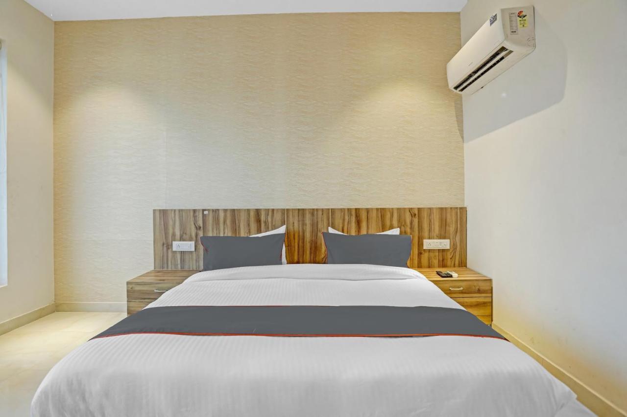 Hotel Collection O 85238 Tulika Garden Izatnagar Exteriér fotografie