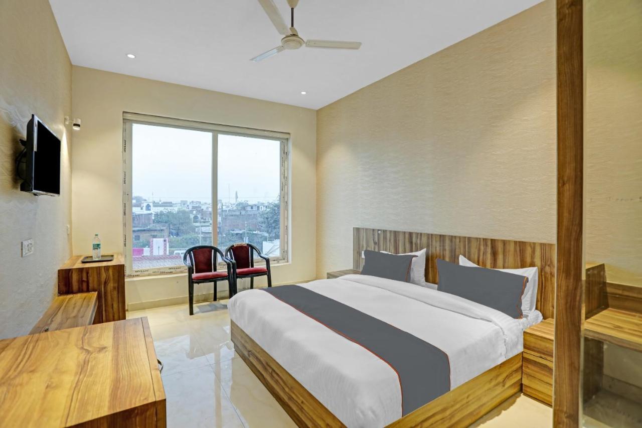 Hotel Collection O 85238 Tulika Garden Izatnagar Exteriér fotografie