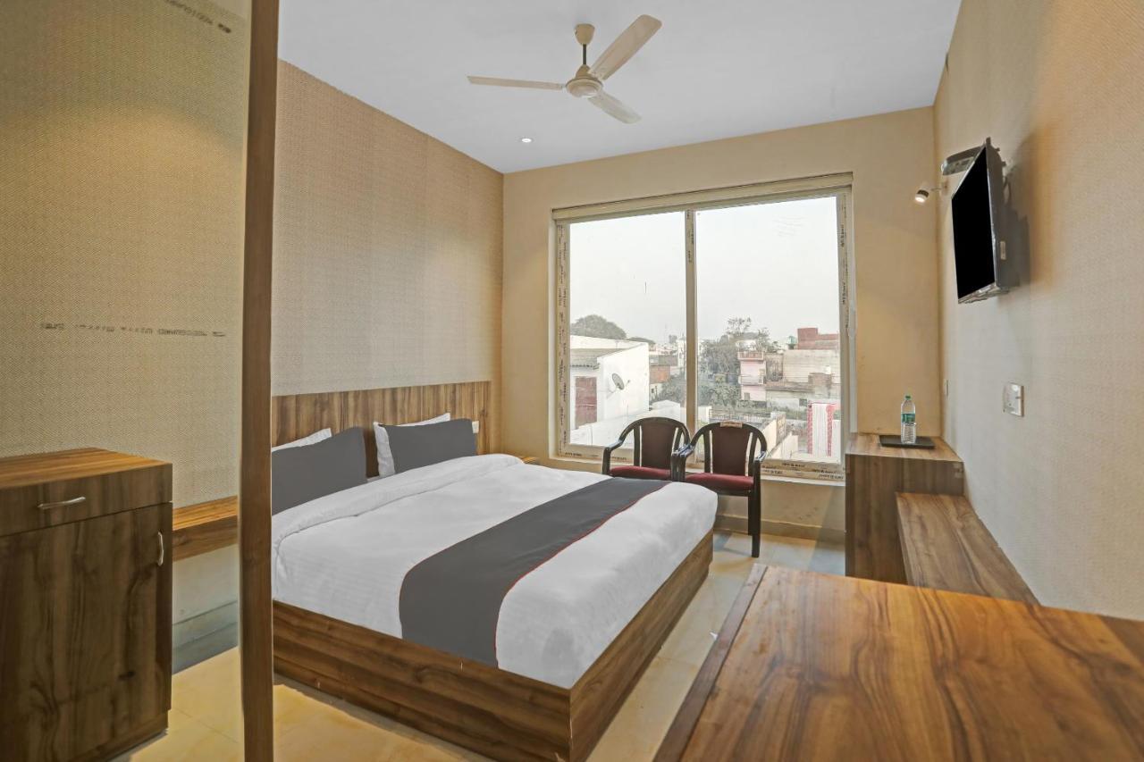 Hotel Collection O 85238 Tulika Garden Izatnagar Exteriér fotografie
